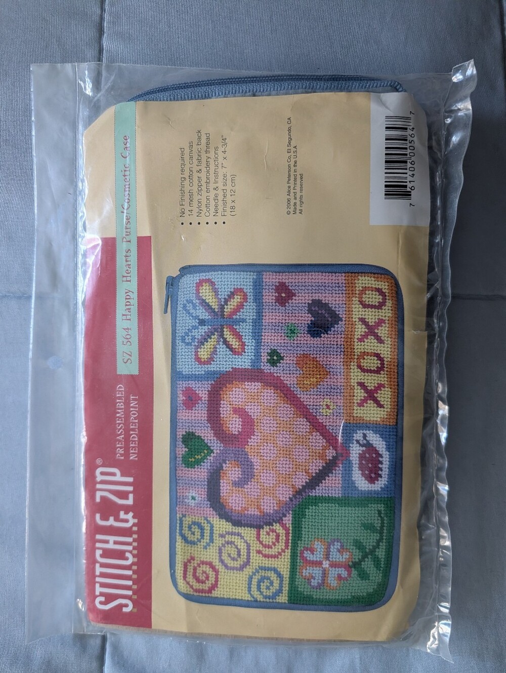 Stitch & Zip Needlepoint Kit Purse Cosmetic Case Bag Sz 564  Happy Hearts 2006
